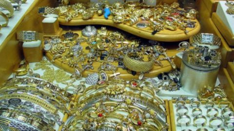 Ce fel de bijuterii sunt amanetate?
