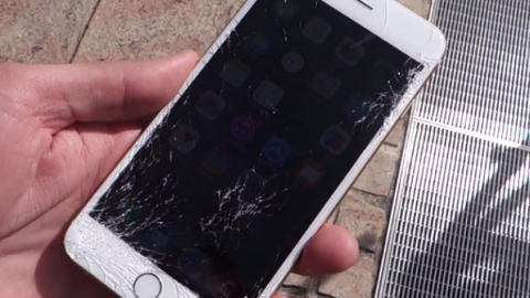 Cum reparam un ecran spart de telefon?