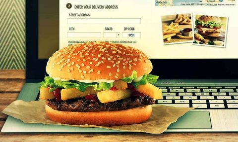 Psihologia ascunsa a comenzilor alimentare pe internet