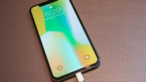 De ce ar trebui sa iti cumperi un iPhone X?
